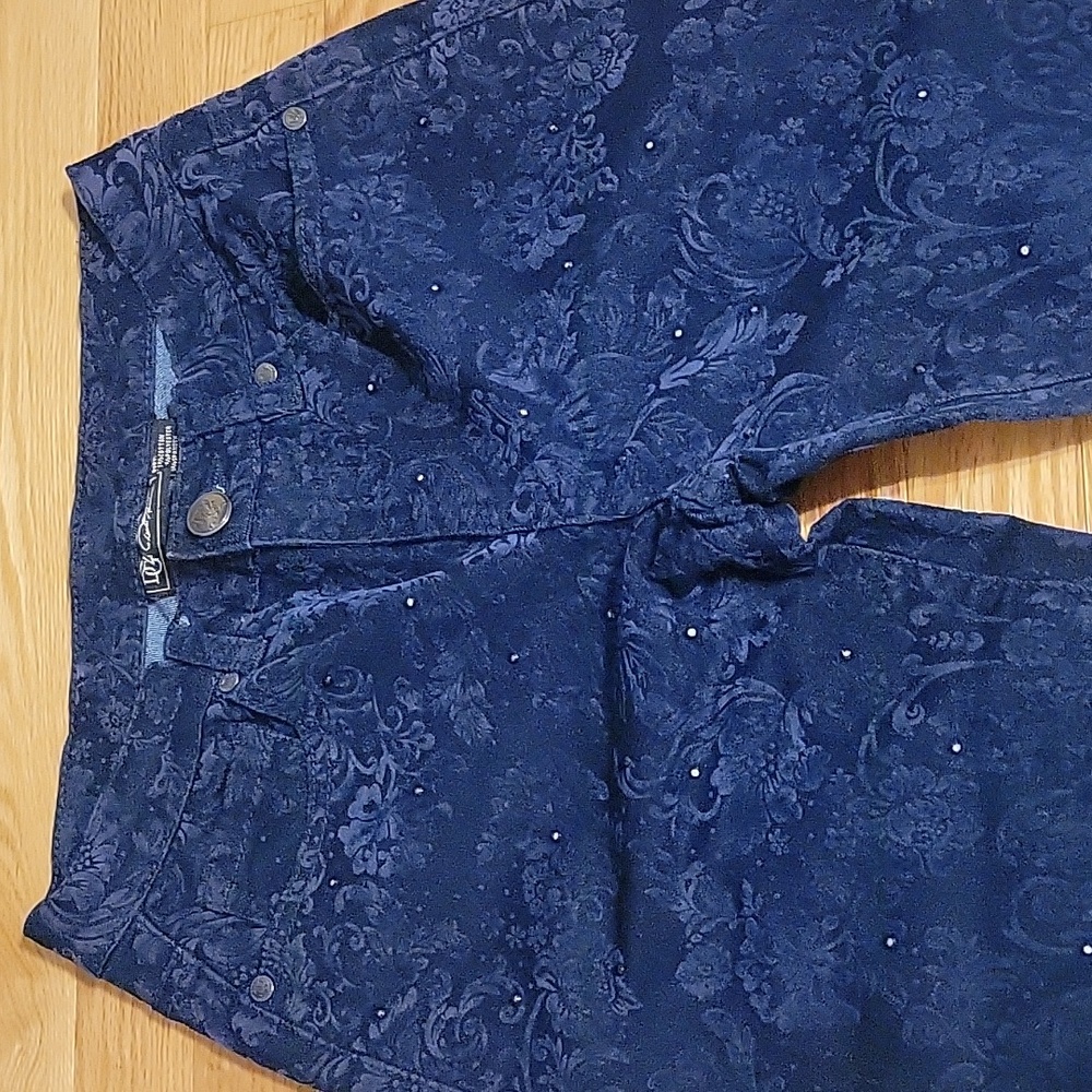 DG2 Classic Strech Midnight Blue with a floral pattern.